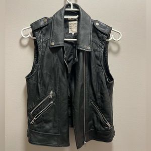 V2) Faux leather vest